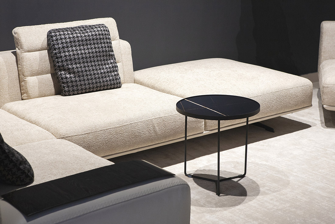 COFFEE TABLE 18